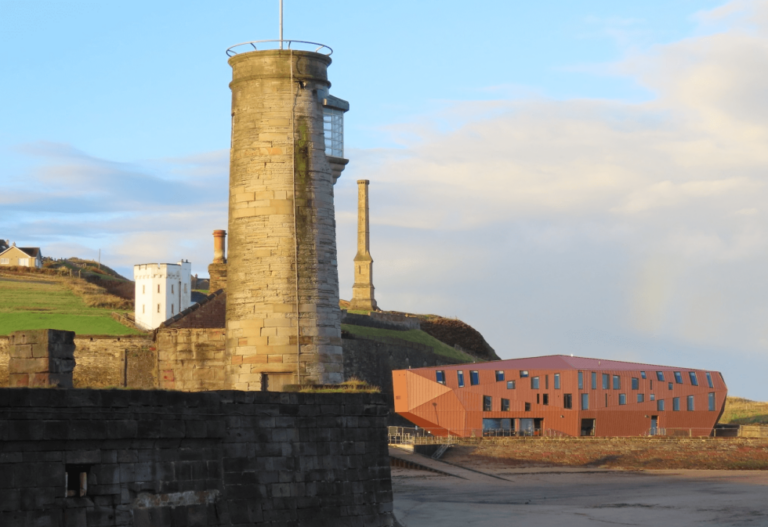 The Edge Phil Waldron 980x673 1 768x527